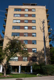 Image of Gail Manor (Complete)
