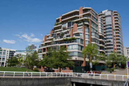 Image of 1675 Hornby (Complete)